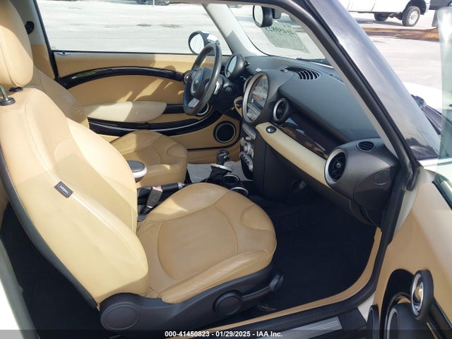 2009 MINI COOPER CLUBMAN WMWML33529TN68650 Photo 4