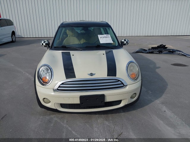 2009 MINI COOPER CLUBMAN WMWML33529TN68650 Photo 5