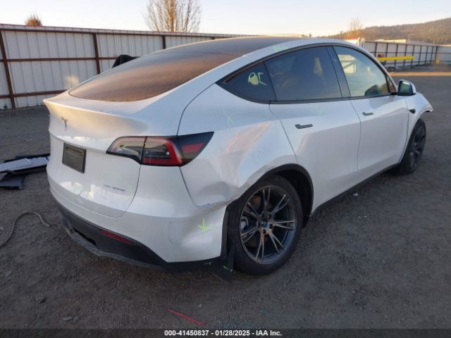 7SAYGAEE6RF206658 Tesla Model Y Long Range Dual Motor All-wheel Drive