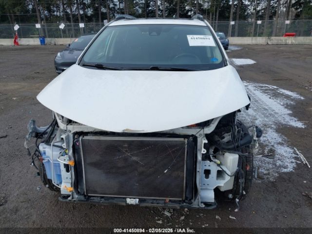 JTMRFREV0JD228783 Toyota Rav4 Adventure/xle