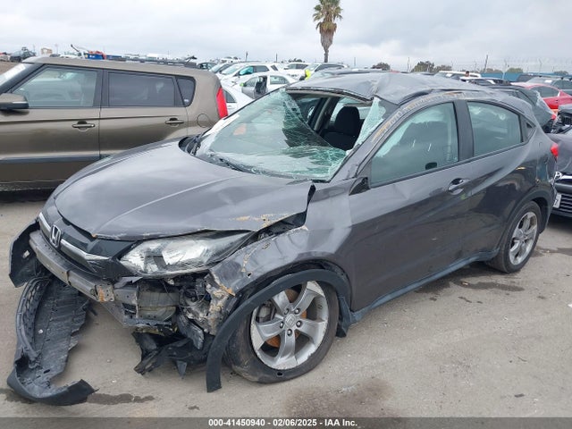 Honda HR-V LX 2016 3CZRU5H31GM711621 Image 2