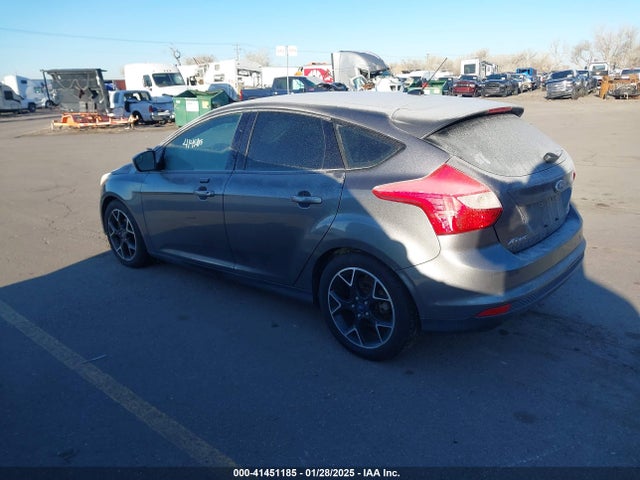 Ford FOCUS SE 2014 1FADP3K22EL186066 Image 3
