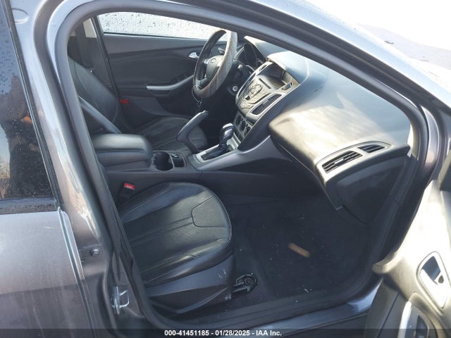 Ford FOCUS SE 2014 1FADP3K22EL186066 Image 5