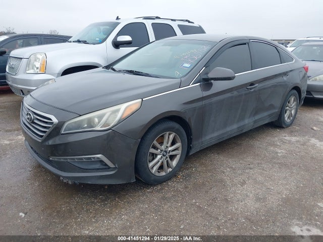 Hyundai SONATA SE 2015 5NPE24AF0FH069521 Image 2