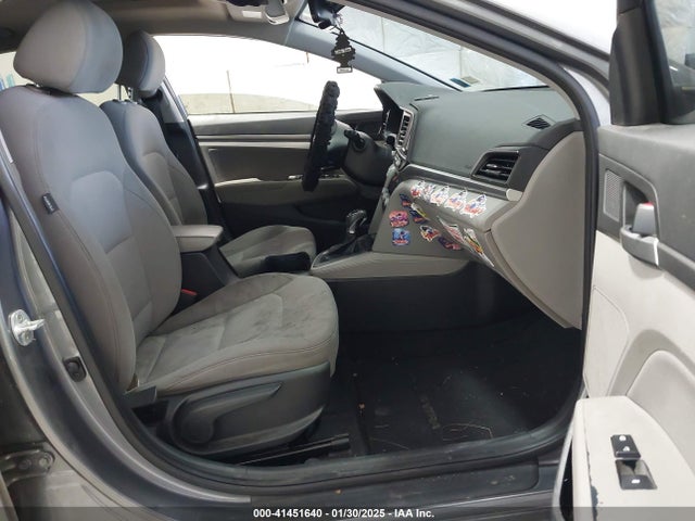Hyundai Elantra Value Edition 2019 5NPD84LF9KH427085 Image 5