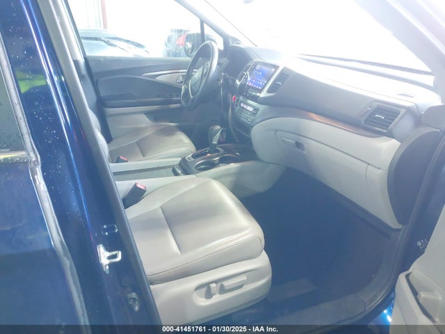 Продажа на аукционе авто 2017 Honda Ridgeline Rtl-t, vin: 5FPYK2F64HB003234, номер лота: 41451761