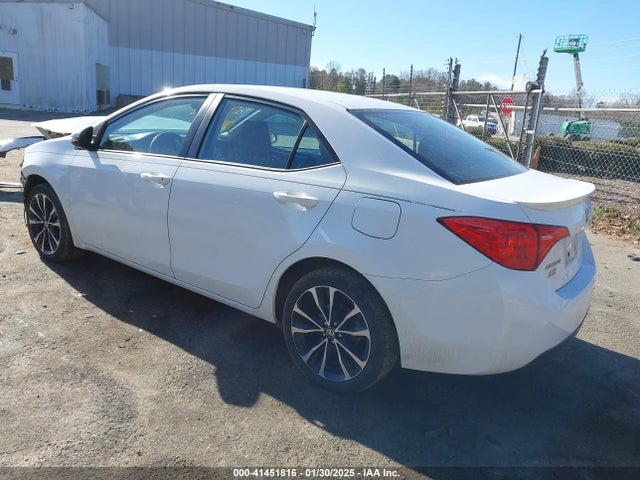 Toyota COROLLA SE 2018 5YFBURHE0JP829482 Image 3