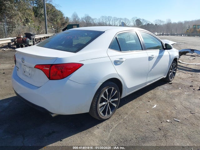 Toyota COROLLA SE 2018 5YFBURHE0JP829482 Image 4