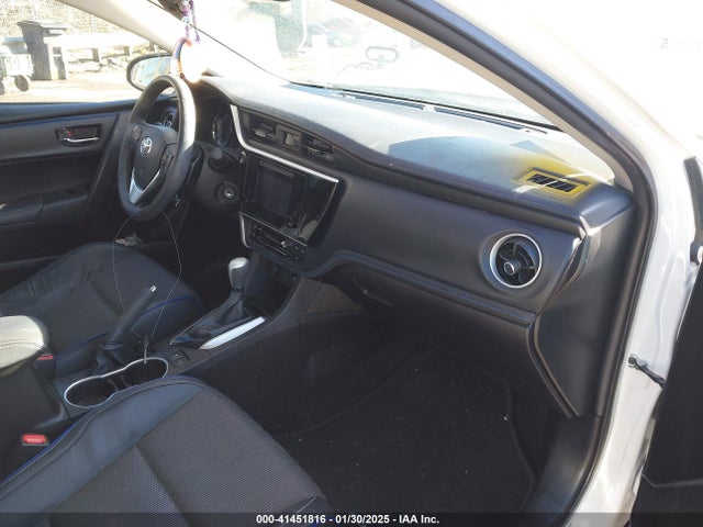 Toyota COROLLA SE 2018 5YFBURHE0JP829482 Image 5