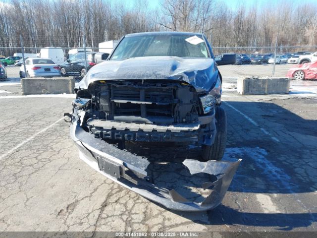 1C6RR7FT2JS163365 RAM 1500 Express  4x4 6'4 Box