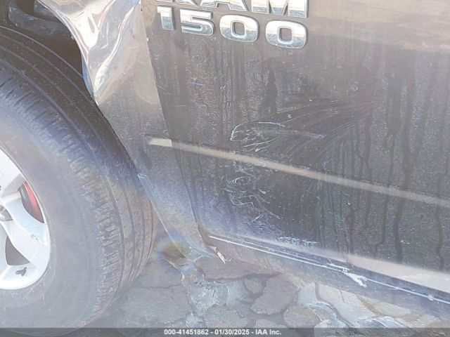 1C6RR7FT2JS163365 RAM 1500 Express  4x4 6'4 Box