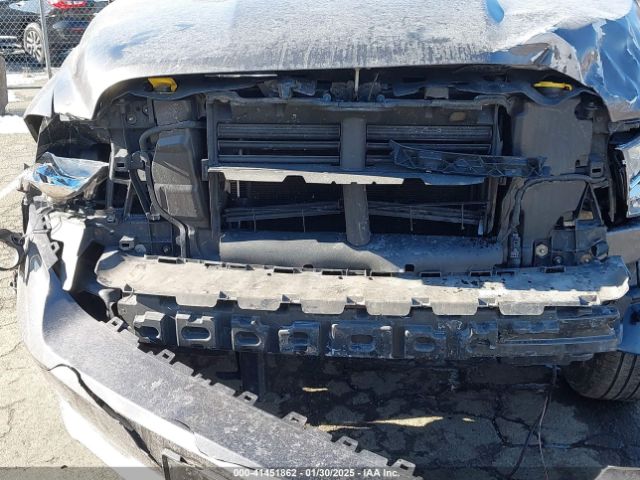 1C6RR7FT2JS163365 RAM 1500 Express  4x4 6'4 Box
