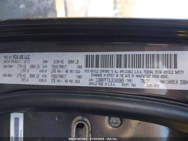 1C6RR7FT2JS163365 RAM 1500 Express  4x4 6'4 Box