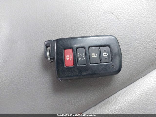 JTMYFREV3FJ049738 Toyota Rav4 Limited