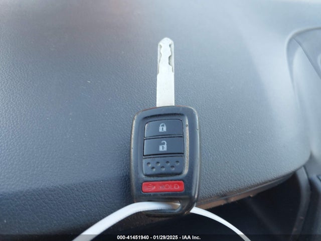 2HKRM3H32EH517337 Honda CR-V LX