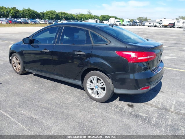 Ford FOCUS S 2015 1FADP3E29FL292124 Image 3