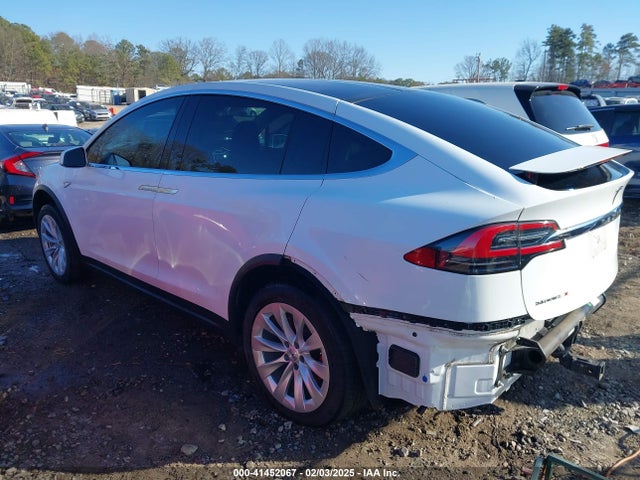2016 TESLA MODEL X 5YJXCBE47GF020576 Photo 2