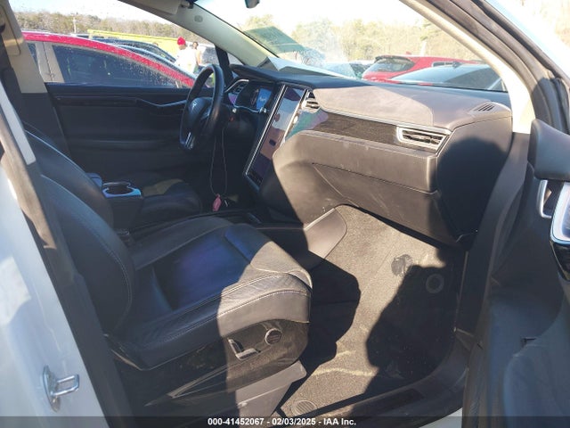 2016 TESLA MODEL X 5YJXCBE47GF020576 Photo 4