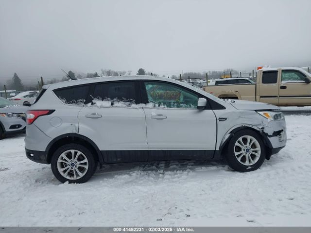 1FMCU9GD8HUC08903 Ford ESCAPE SE