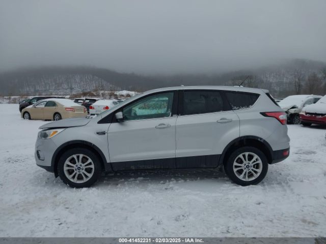 1FMCU9GD8HUC08903 Ford ESCAPE SE