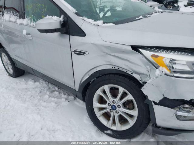1FMCU9GD8HUC08903 Ford ESCAPE SE