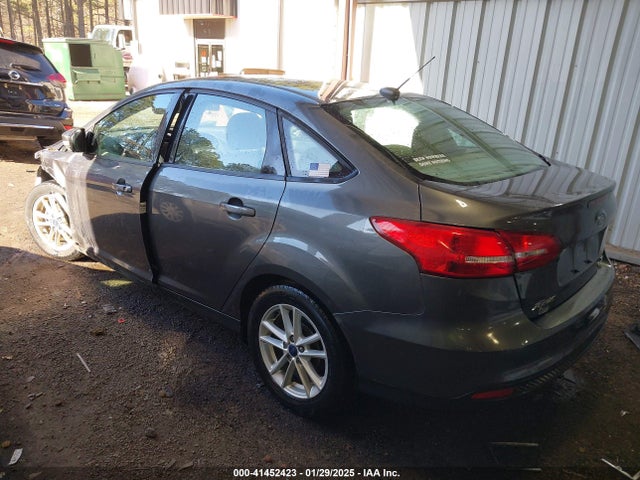 Ford FOCUS SE 2016 1FADP3F24GL304907 Image 3
