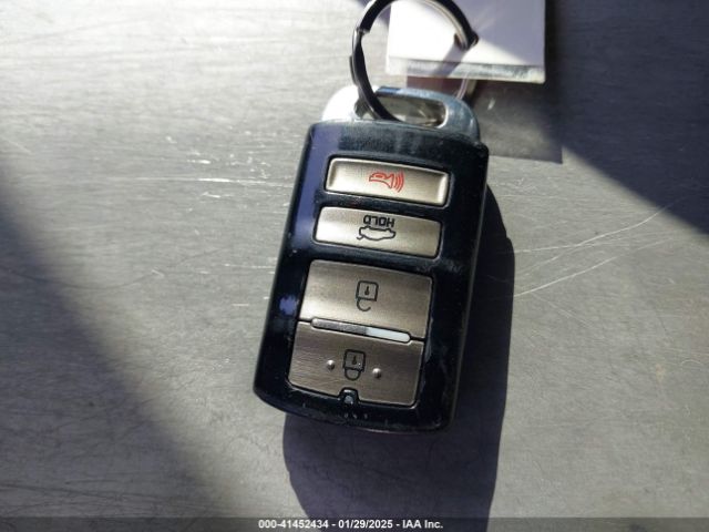 KNALN4D7XG5211147 KIA Cadenza Premium