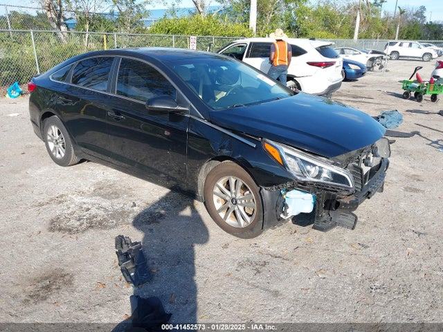 Hyundai SONATA SE 2016 5NPE24AF5GH381013 Image 1