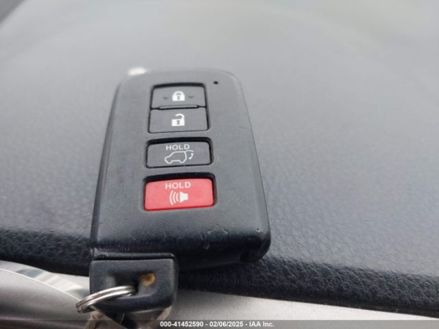 2T3WFREV2JW494330 Toyota Rav4 Xle