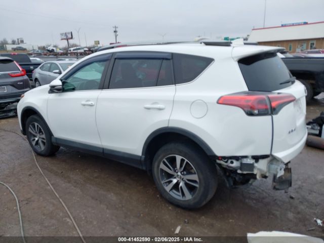 2T3WFREV2JW494330 Toyota Rav4 Xle