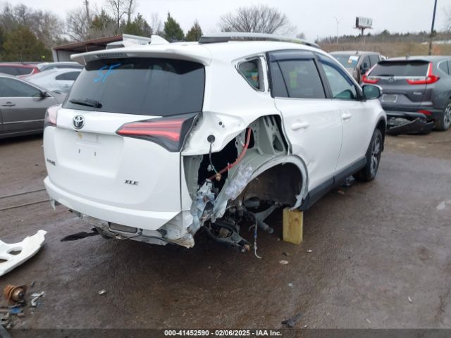 2T3WFREV2JW494330 Toyota Rav4 Xle