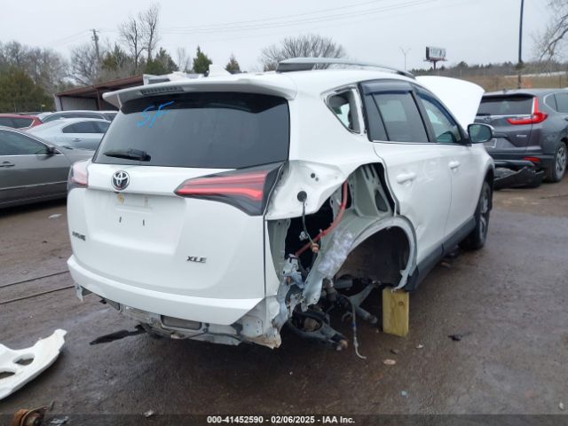 2T3WFREV2JW494330 Toyota Rav4 Xle