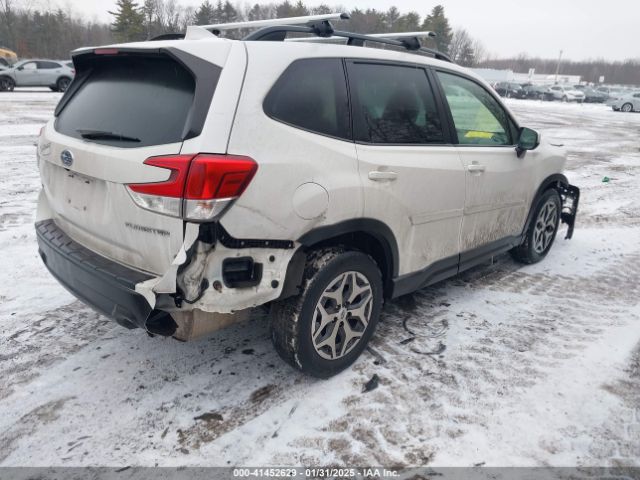 2021 SUBARU FORESTER JF2SKAFCXMH564760 Photo 3