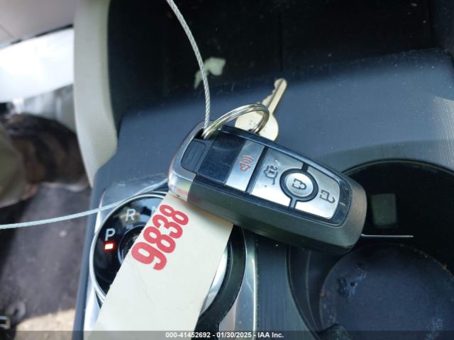 1FMCU0G62MUB07332 Ford ESCAPE SE
