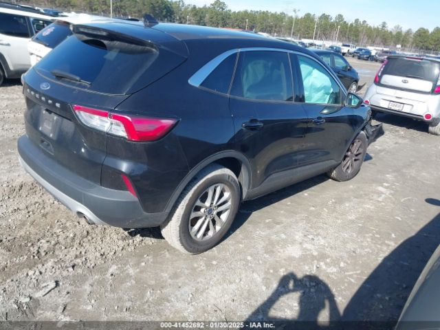 1FMCU0G62MUB07332 Ford ESCAPE SE