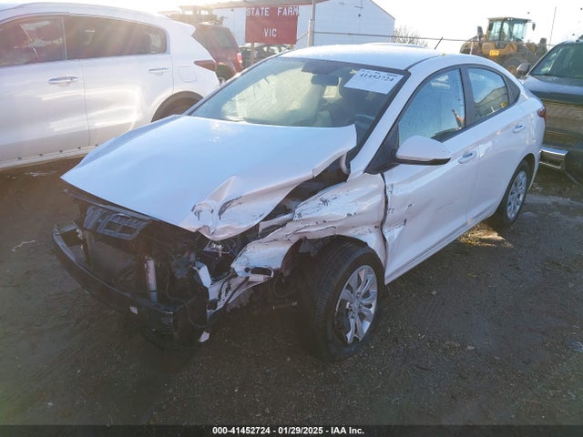 Hyundai ACCENT SE 2019 3KPC24A33KE069184 Image 2