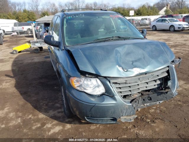 2005 CHRYSLER TOWN & COUNTRY 2C4GP54L35R530262 Photo 0