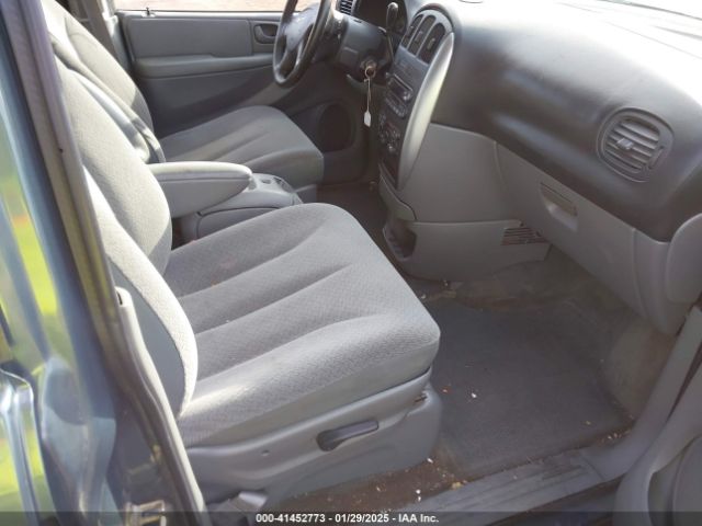 2005 CHRYSLER TOWN & COUNTRY 2C4GP54L35R530262 Photo 4