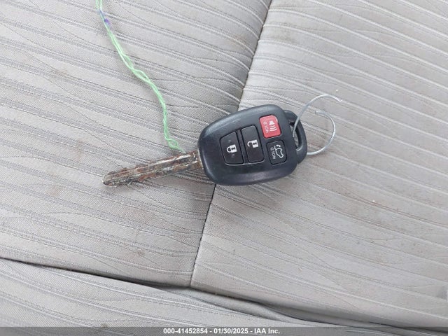 5TDBKRFH8FS090069 Toyota Highlander Le Plus V6