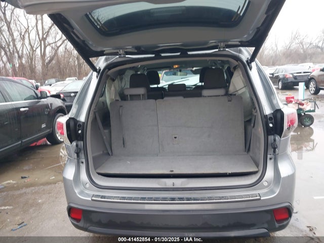 5TDBKRFH8FS090069 Toyota Highlander Le Plus V6