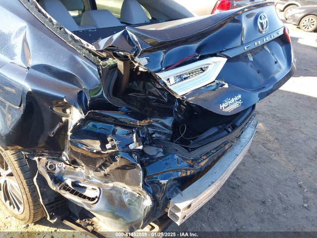 4T1B11HK5KU818218 Toyota CAMRY SE