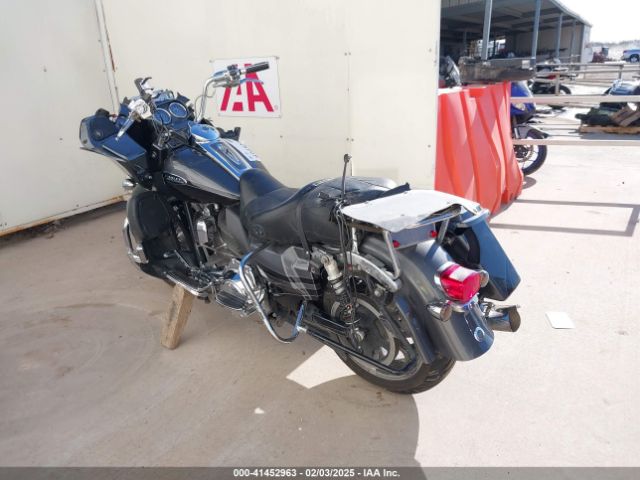 2011 HARLEY-DAVIDSON FLTRUSE 1HD1TA815BB953517 Photo 2