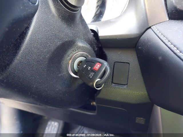 Toyota Rav4 Xle 2016 JTMWFREV0GJ099876 Image 11
