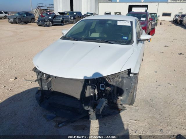 1C3CCCCB3FN544916 Chrysler 200 C
