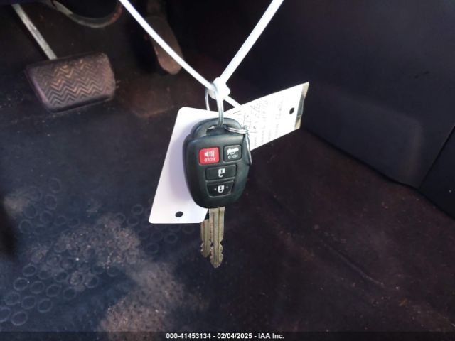 2T1BURHE2JC022865 Toyota COROLLA LE
