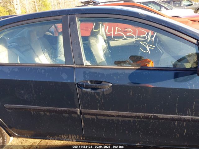 2T1BURHE2JC022865 Toyota COROLLA LE