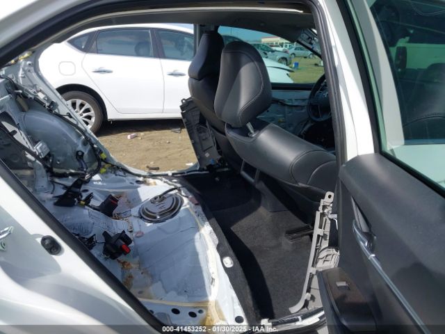 4T1T11AK6NU013136 Toyota CAMRY SE