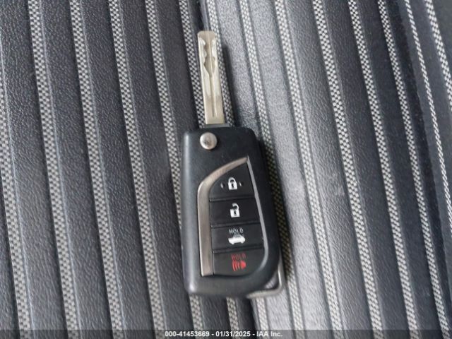 4T1B11HK2JU096527 Toyota CAMRY SE
