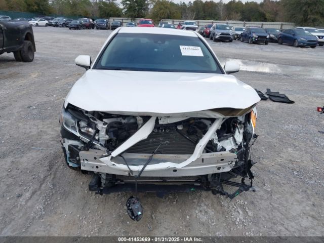 4T1B11HK2JU096527 Toyota CAMRY SE