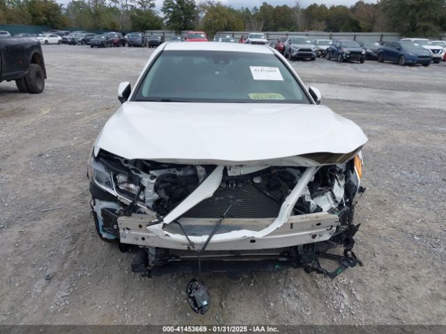 4T1B11HK2JU096527 Toyota CAMRY SE